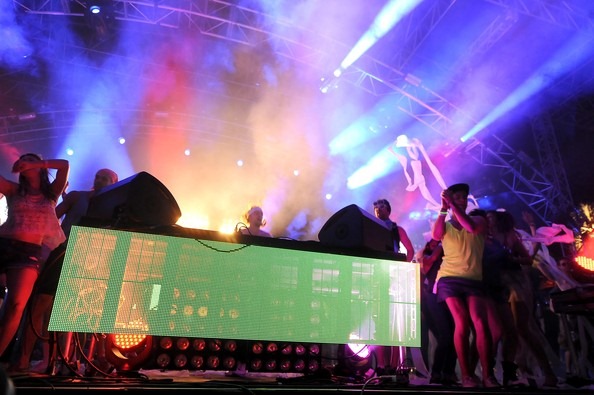 [2012%252BCoachella%252BMusic%252BFestival%252BDay%252B3%252B7g-IQ7HdXYhl%255B3%255D.jpg]