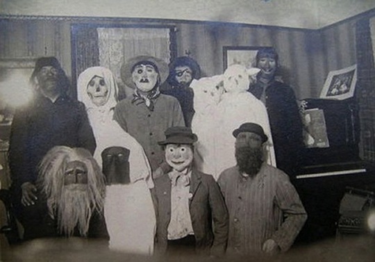 [creepy-black-white-photos-2%255B2%255D.jpg]