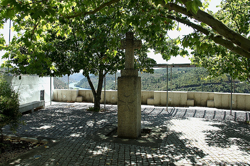 [13%2520-%2520Gl%25C3%25B3ria%2520Ishizaka%2520-%2520Belver%2520-%2520miradouro%2520do%2520outeirinho%255B12%255D.jpg]