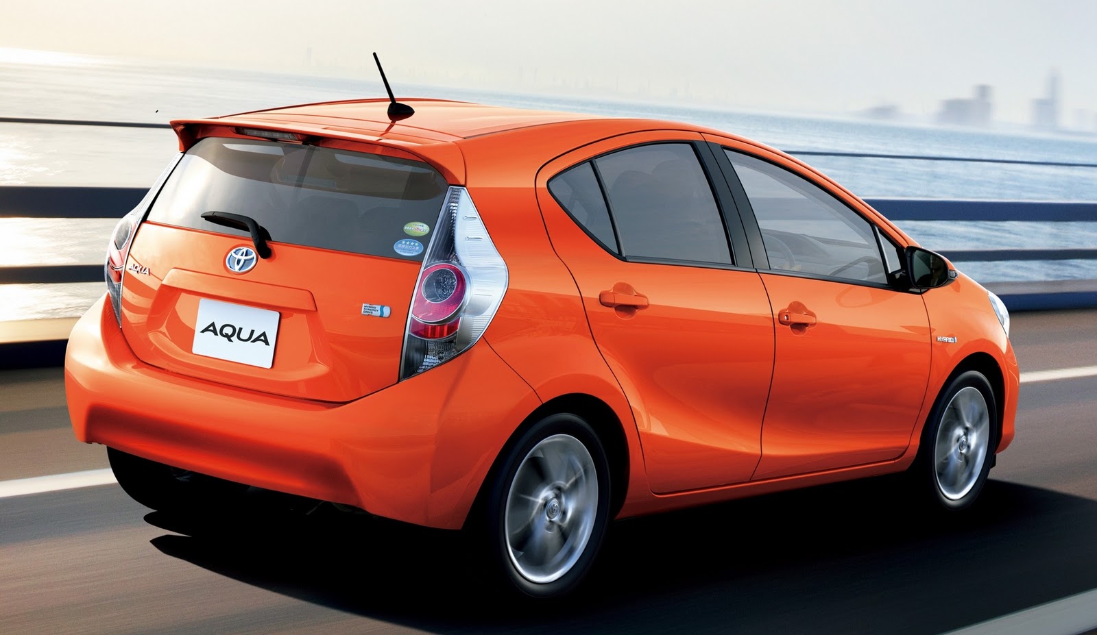 [autowp.ru_toyota_aqua_9%255B2%255D.jpg]