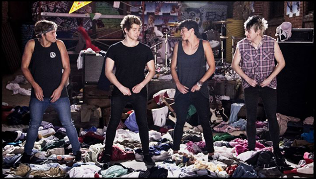 5 seconds of summer - she looks so perfect
