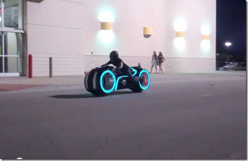 awesome-electric-tron-lightcycle-by-parker-brothers-4 awesome-electric-tron-lightcycle-by-parker-brothers-4