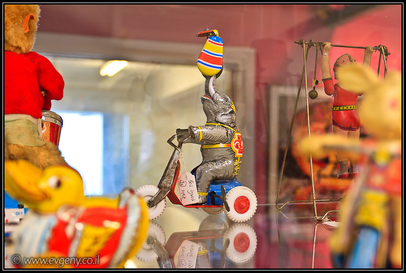 il/Фото: Выставка игрушек в Тель Авиве (20110422 ta toys 002 2626)