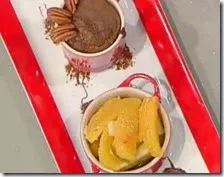 Mug cake con cioccolato, pere e noci pecan