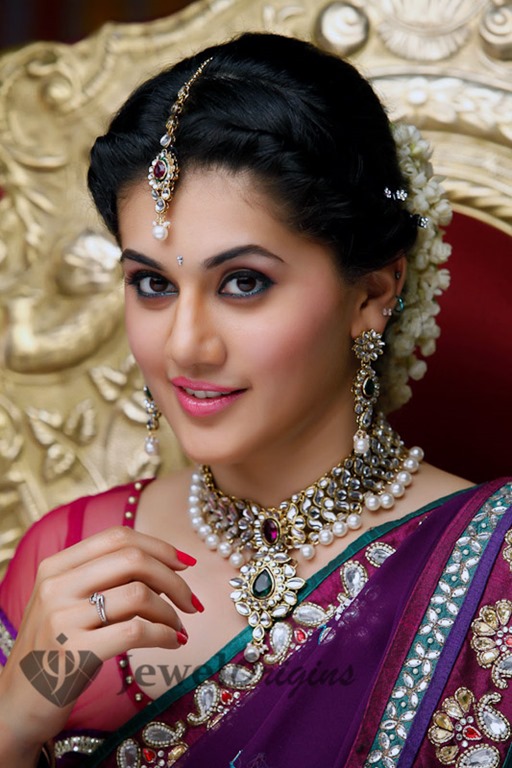 [Taapsee_Kundan_and_Pearl_Combination_Necklace%255B4%255D.jpg]