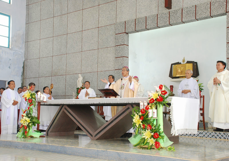 Giảng lễ tuyên khấn Hội Dòng Nữ Tỳ Chúa Giêsu Tình Thương