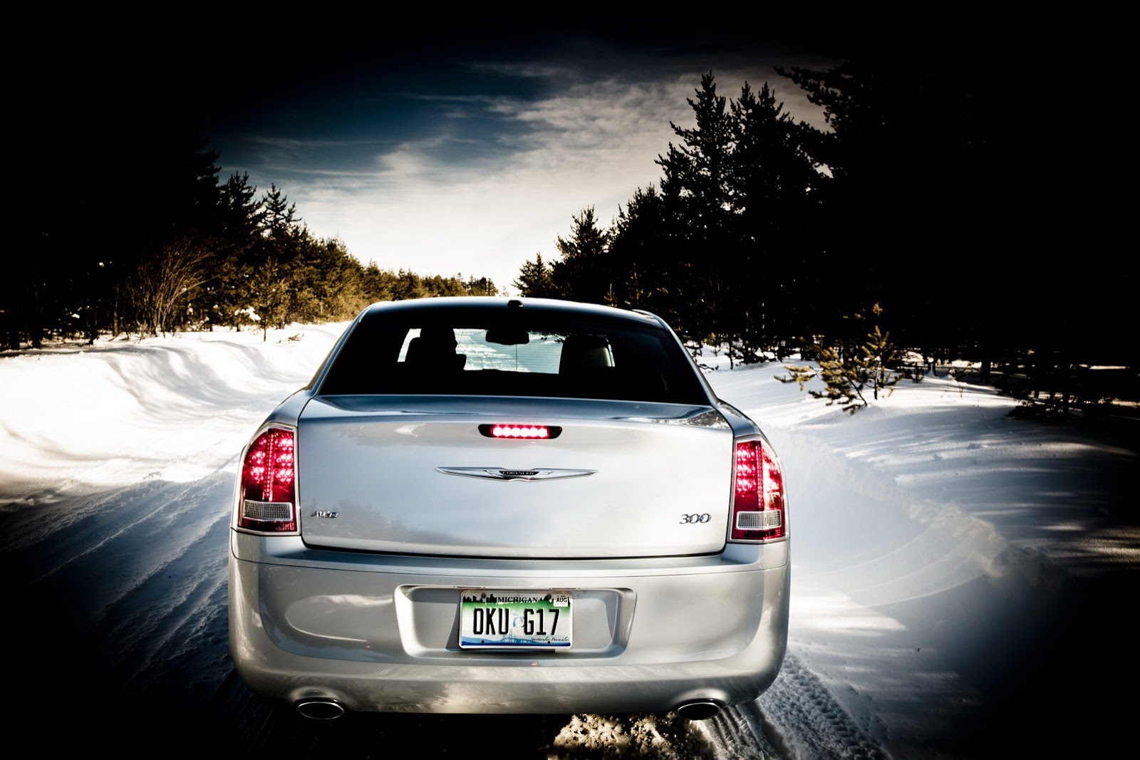 [2013-Chrysler-300-Glacier-24%255B2%255D.jpg]