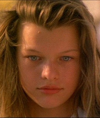 [milla-jovovich-two-moon-junction--large-msg-132122809422%255B7%255D.jpg]
