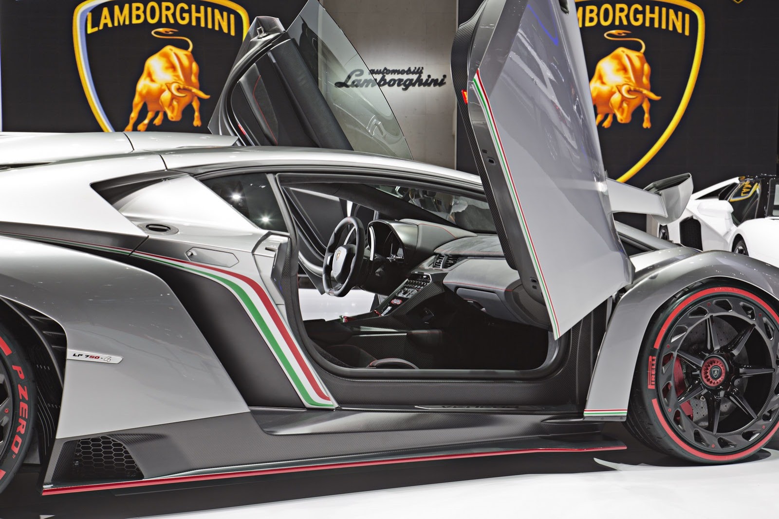 [Lamborghini-Veneno-10%255B2%255D.jpg]