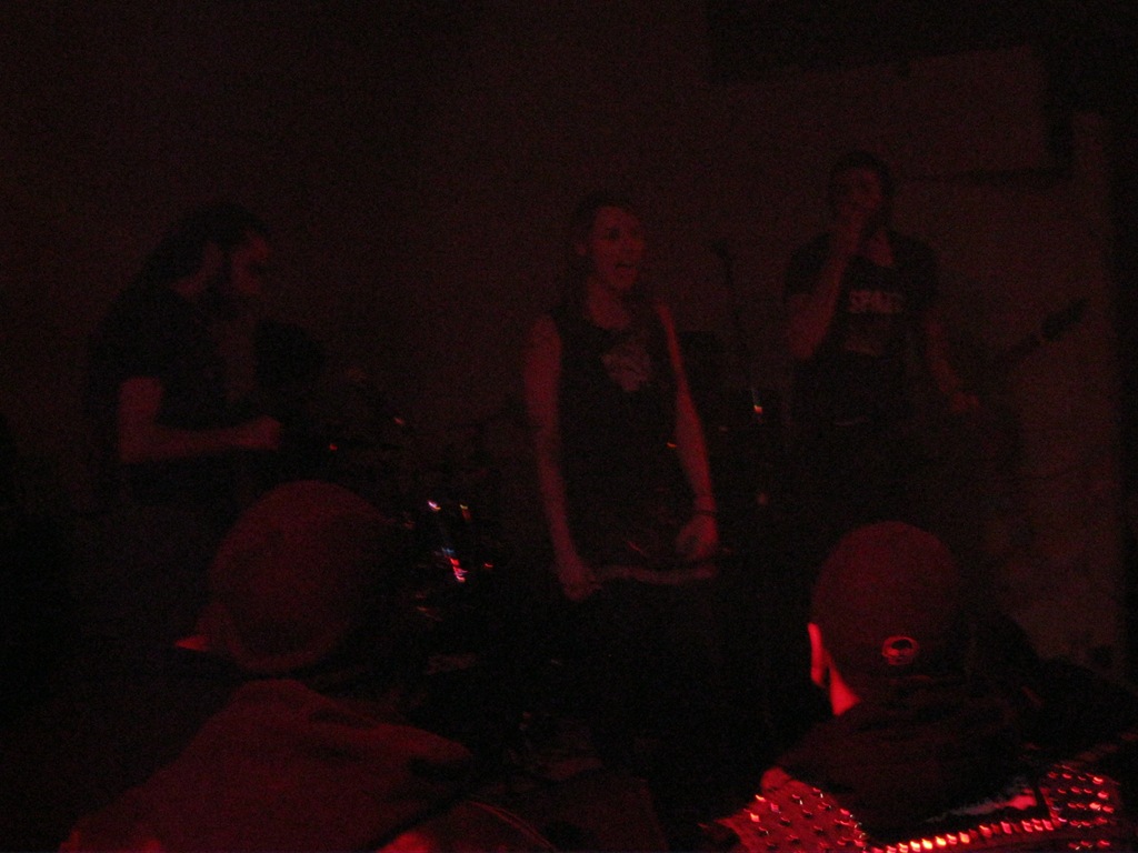 [Punk%2520%2526%2520Metal%2520Regent%2520Dec%252027-28%252C%25202010%2520008%255B3%255D.jpg]
