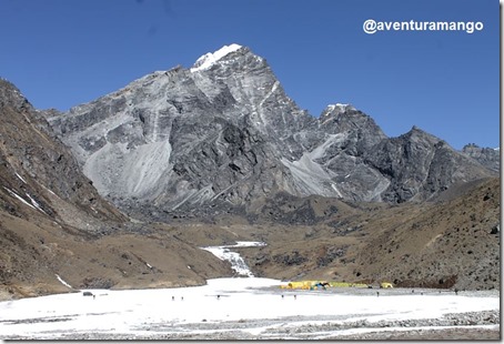 Lobuche East e seu Acampamento Base Lobuche East Acampamento Base