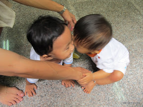 พู่กันเที่ยววัดกับพ่อแม่