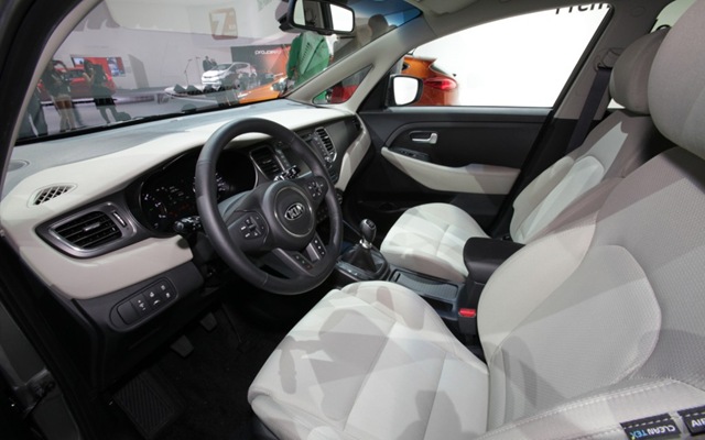 [2013-Kia-Carens-interior%255B3%255D.jpg]