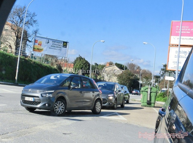 2014-Citroen-C4-Picasso-3