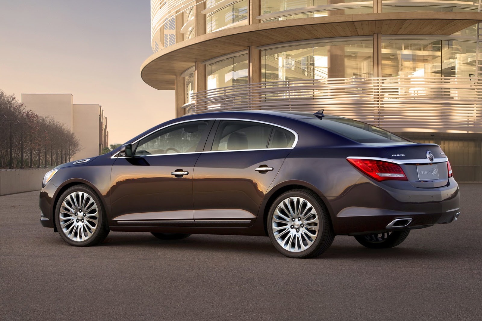 2014-Buick-LaCrosse-6[2].jpg