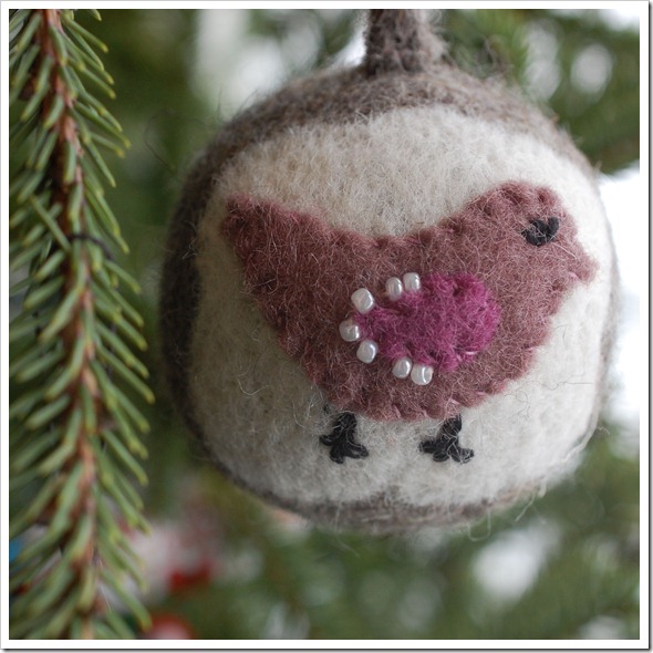 SQ felt bird