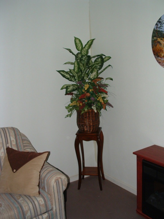 [3-Flower-arrangement-from-Mesa-Marke.jpg]