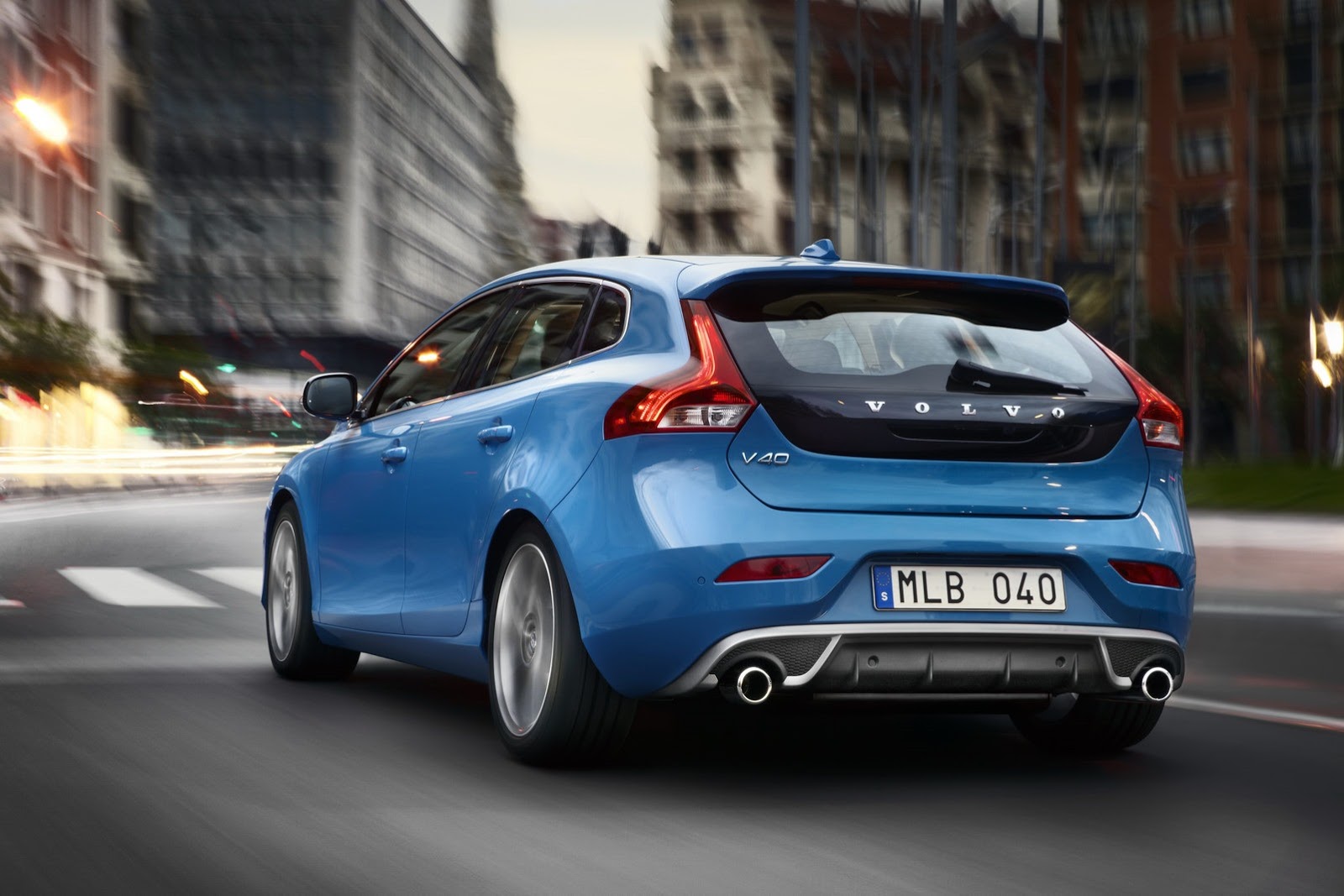 [Volvo-V40-4%255B2%255D.jpg]