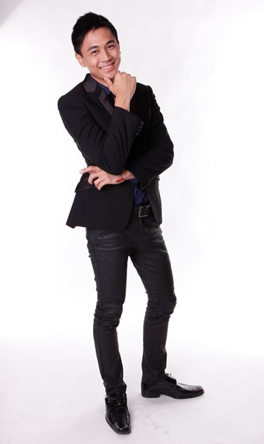 Slater Young is Sarah's guest cohost in Sarah G Live