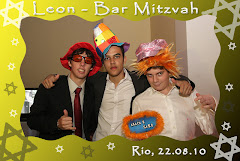 Álbum de fotos de Leon (barmitzvah) - 22.08.10 da Social Click Fotografia Digital, do Rio de Janeiro, RJ, que faz fotos divertidas, fotos malucas, fotos com fantasias, fotos na hora, fotografia maluca, fotografia divertida com molduras personalizadas. Album (digital) de fotos de Leon (barmitzvah) - 22.08.10 da Social Click Fotografia Digital, do Rio de Janeiro, RJ, que faz fotos divertidas, fotos malucas, fotos com fantasias, fotos na hora, fotografia maluca, fotografia divertida com molduras personalizadas.
