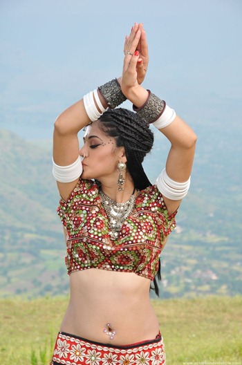 Tapsee spicy navel exposing stills