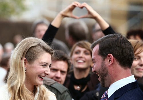 29934_m.jpgMirada cómplice de Guillermo de Luxemburgo y Stéphanie de Lannoy tras su boda civil 29934_m.jpgMirada cómplice de Guillermo de Luxemburgo y Stéphanie de Lannoy tras su boda civil