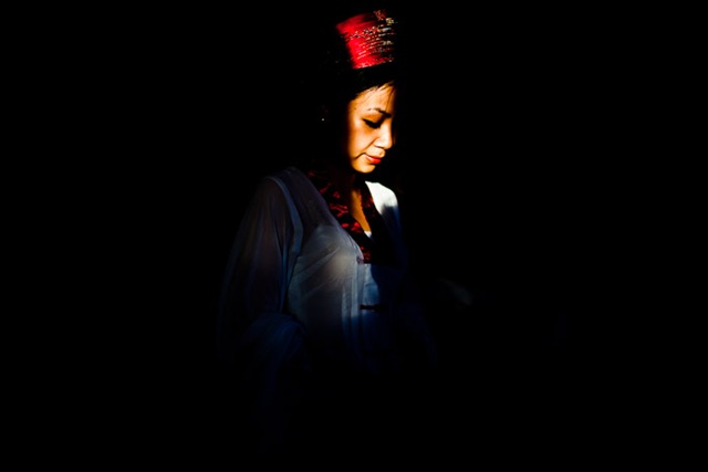 [A%2520portrait%2520of%2520a%2520Vietnamese%2520woman%2520in%2520a%2520traditional%2520ao%2520dai%255B2%255D.jpg]