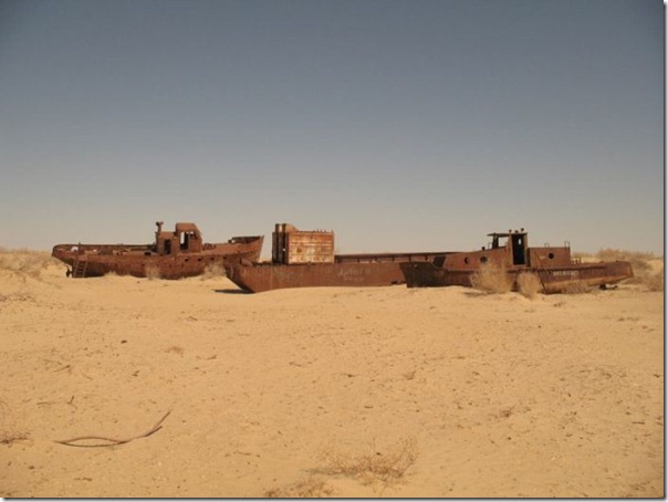 Navios abandonados de Mar de Aral (3)