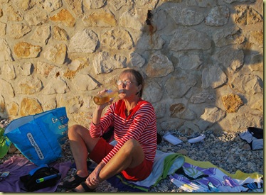 Anna et Vin Blancs au plage