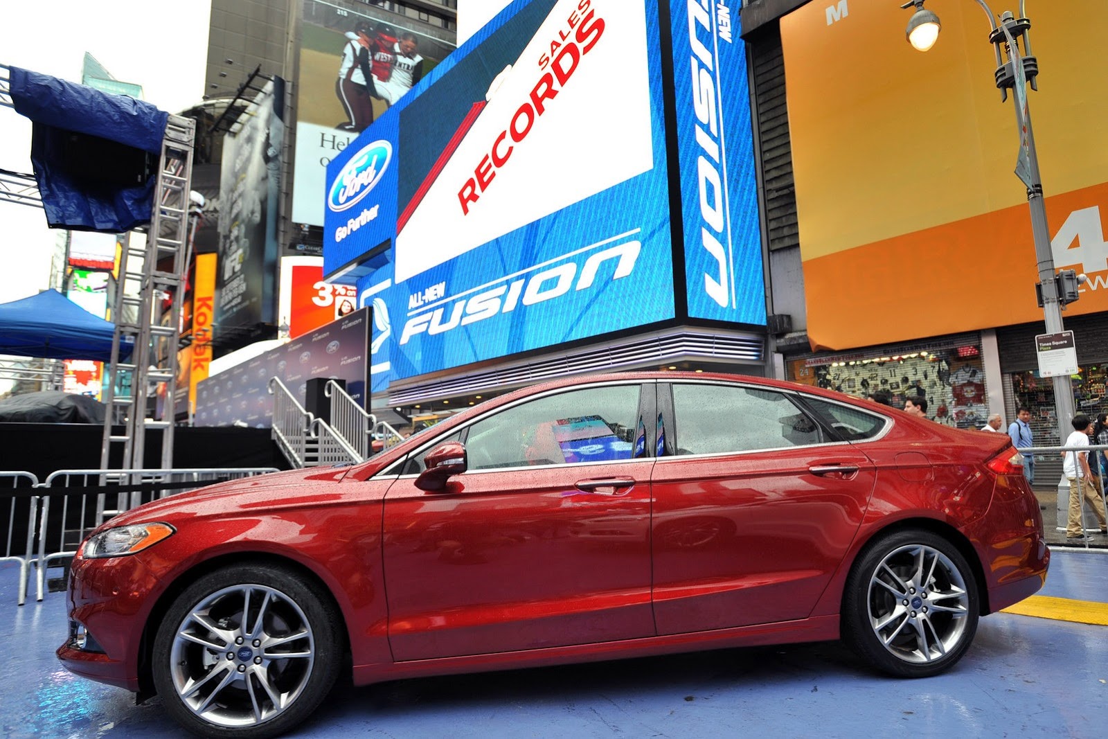 [2013-Ford-Fusion-10%255B2%255D.jpg]