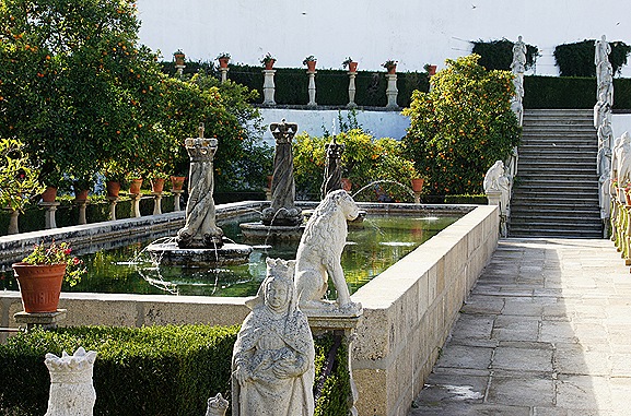 Castelo Branco - Jardim do Paço Episcopal - lago das coroas 3