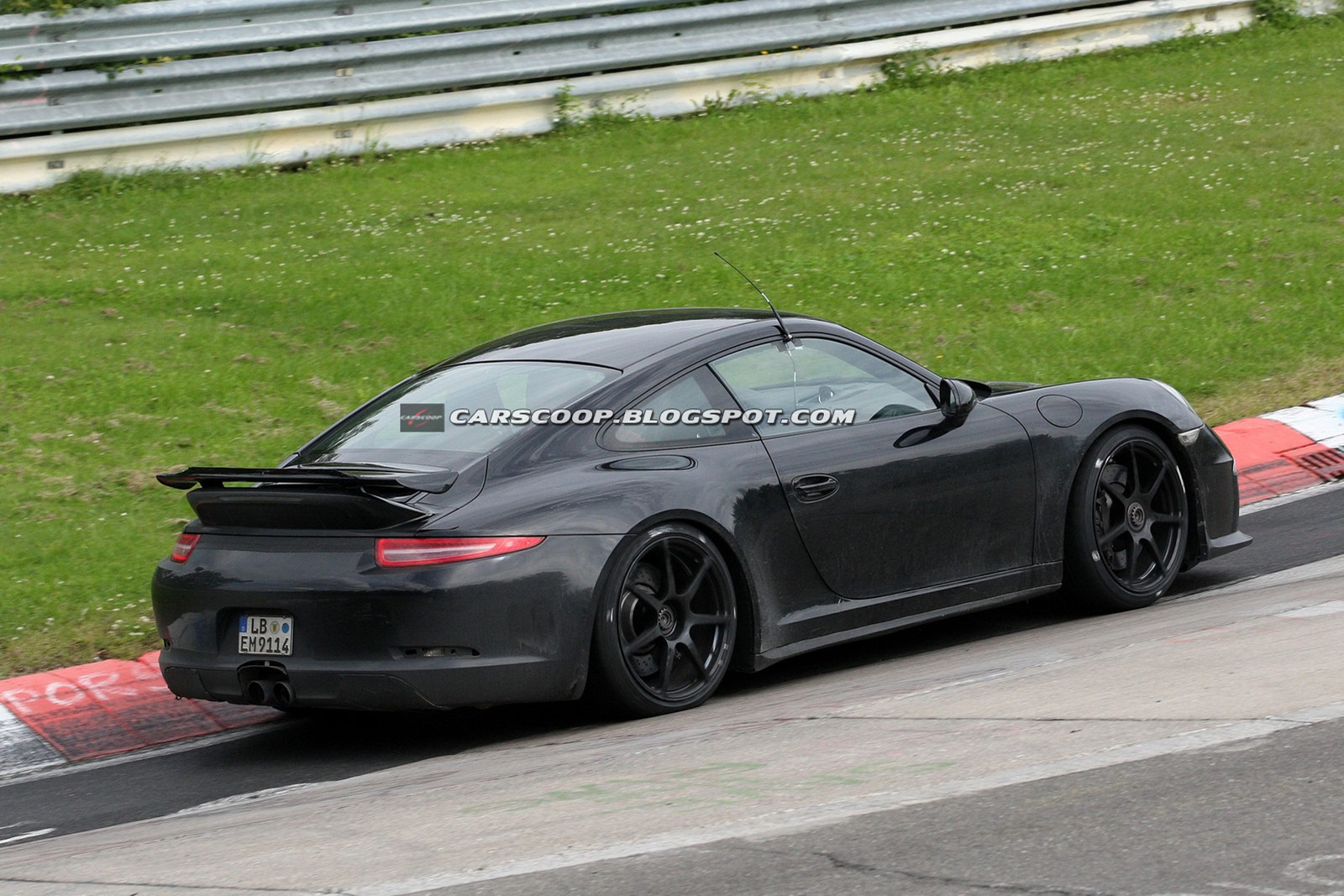 [New-Porsche-911-GT3-2013-06%255B7%255D.jpg]