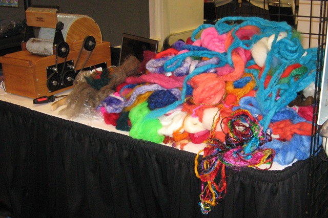 [20111203ARFiberArtsEx682.jpg]