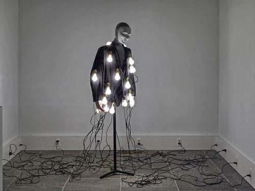 [mannequin%255B2%255D.jpg]