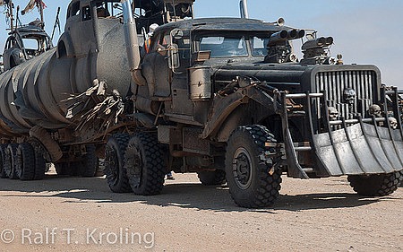 Járművek minden mennyiségben a Mad Max Fury Road forgatásán 07