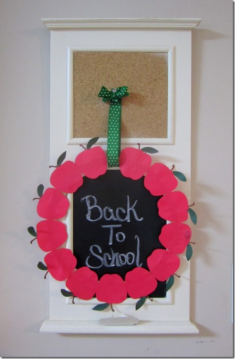 Apple Wreath (Back To School) Apple Wreath (Back To School)