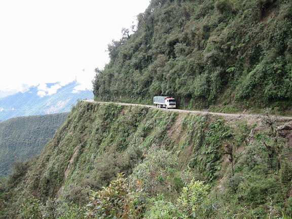 La "Route de la mort" (1900 m) vers Coroico. 7 janvier 2004. Photo : Peter Møllmann