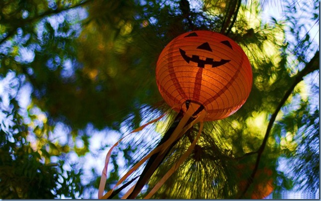 lanterns-2012_Happy_Halloween_theme_Wallpapers_medium lanterns-2012_Happy_Halloween_theme_Wallpapers_medium