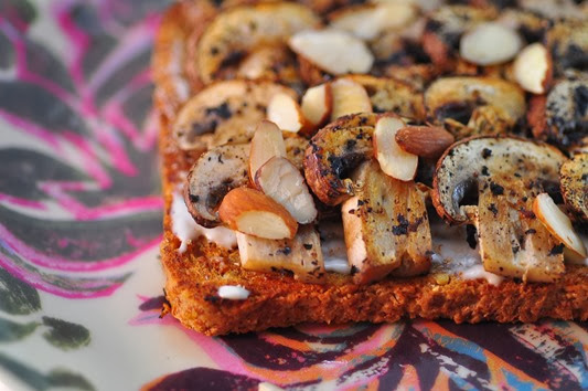 Mushroom_garlic_toast,jpg Mushroom_garlic_toast,jpg