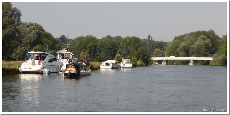 SAM_1839 Leaving Pangbourne