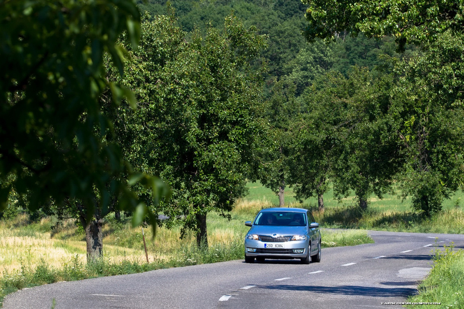 [2013-Skoda-Rapid-29%255B2%255D.jpg]