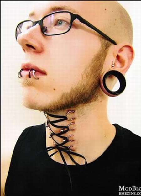 [Strangest-Necks-07%255B2%255D.jpg]