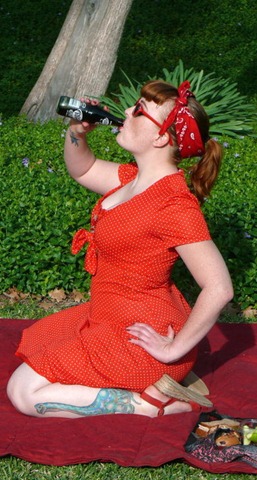 [Picnic_Pin_Up_by_2omb13_large%255B1%255D.jpg]