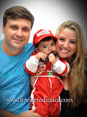 Álbum de fotos de 1 Ano de Gabriel do estúdio Foto Arte Digital, de Itaborái, RJ, que faz fotografia de casamentos (fotos de casamento), fotos de aniversário (fotografia de aniversário), fotos de 15 anos, fotos de crianças (fotografia infantil), fotos de eventos sociais, vídeos de casamento, vídeos de 15 anos, vídeos de making-of, vídeos de aniversário, vídeo infantil (vídeo de crianças) e vídeos de eventos sociais. Fotojornalismo e videojornalismo em Itaboraí, RJ. Album (digital) de fotos de 1 Ano de Gabriel do estudio Foto Arte Digital, de Itaborai, RJ, que faz fotografia de casamentos (fotos de casamento), fotos de aniversario (fotografia de aniversario), fotos de 15 anos, fotos de criancas (fotografia infantil), fotos de eventos sociais, videos de casamento, videos de 15 anos, videos de making-of, videos de aniversario, video infantil (video de criancas) e videos de eventos sociais. Fotojornalismo e videojornalismo em Itaborai, RJ.