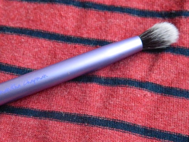 Real Techniques essential crease brush review
