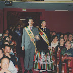 AÑO 2001 TEATRO CHAPI ACTO DE NOMBRAMIENTO DE LA REGIDORA MAYOR DE FIESTAS. EN LA FOTO NUESTROS CARGOS, CAPITAN Diego Javier OROZCO Y MADRINA Isabel OROZCO. 21-18.jpg