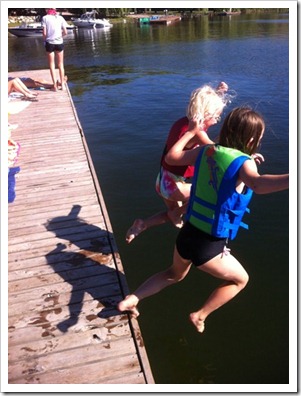 girls jumpingphoto girls jumpingphoto