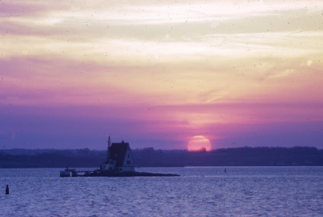 The Gull Rocks Lighthouse, sometime before the dwelling was destroyed in 1961 - photograph copyright Jim Nash The Gull Rocks Lighthouse, sometime before the dwelling was destroyed in 1961 - photograph copyright Jim Nash