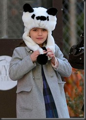 suri-cruise-rocks-a-panda-hat-in-new-york-city suri-cruise-rocks-a-panda-hat-in-new-york-city