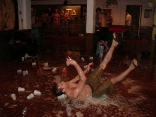 [viral-picdump-pics-3e3b49%255B2%255D.jpg]